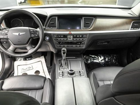 Used 2017 Genesis G80 3.8 w/ Option Group 03 image 32