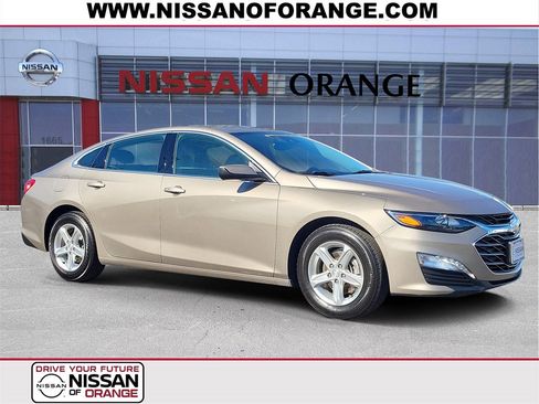 Used 2023 Chevrolet Malibu LT image 1