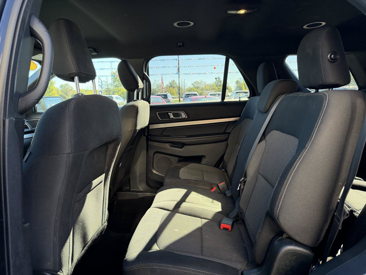 Used 2019 Ford Explorer XLT w/ Equipment Group 201A AWD/4WD image 18
