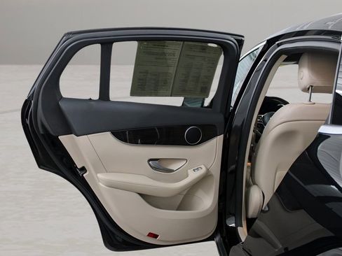 Used 2022 Mercedes-Benz GLC 300 4MATIC Coupe image 21