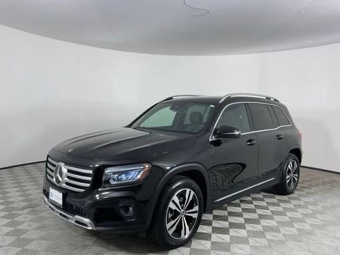 Used 2025 Mercedes-Benz GLB 250 image 1