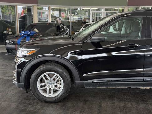 Used 2026 Ford Explorer Active AWD/4WD image 12