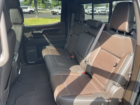 Used 2023 GMC Sierra 1500 Denali w/ Denali Reserve Package AWD/4WD image 26