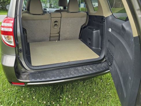 Used 2012 Toyota RAV4 4WD w/ Value Pkg image 7