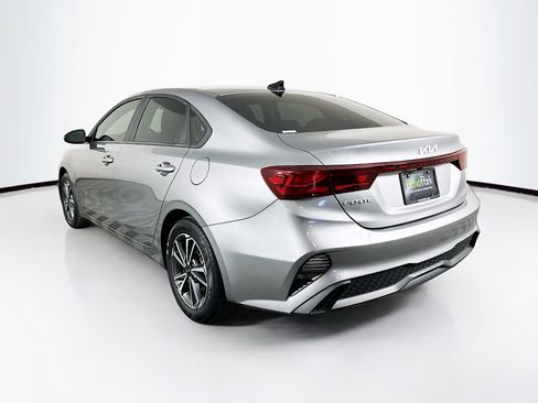 Used 2022 Kia Forte LXS FWD image 5
