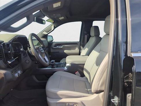 Used 2024 GMC Sierra 1500 SLT w/ SLT Convenience Package image 9