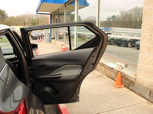 Used 2020 Nissan Kicks S FWD image 17