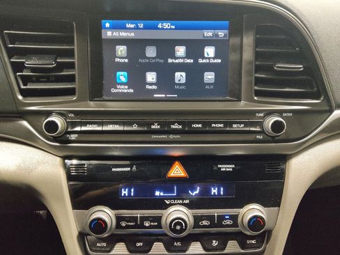 Used 2020 Hyundai Elantra SEL image 25