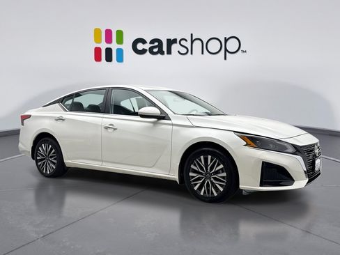 Used 2023 Nissan Altima 2.5 SV AWD/4WD image 7