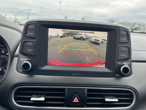 Used 2021 Hyundai Kona SE image 18
