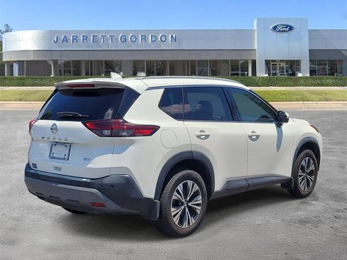 Used 2021 Nissan Rogue SV w/ Premium Package FWD image 4