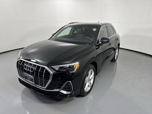 Used 2020 Audi Q3 2.0T Premium w/ Convenience Package AWD/4WD image 31