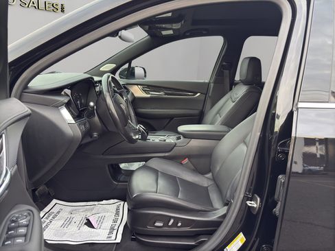 Used 2022 Cadillac XT6 Premium Luxury image 9