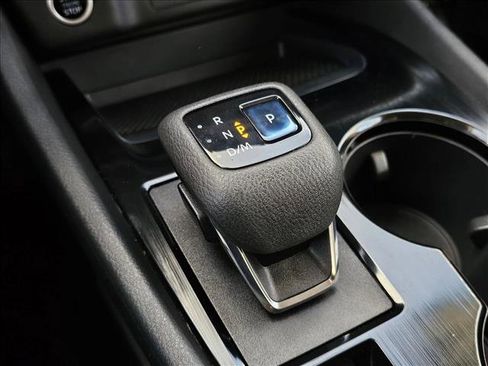 Used 2022 Nissan Rogue SV image 25