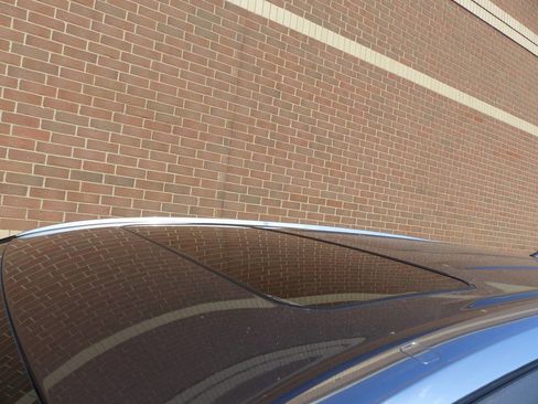 Used 2019 Toyota Highlander FWD V6 image 24