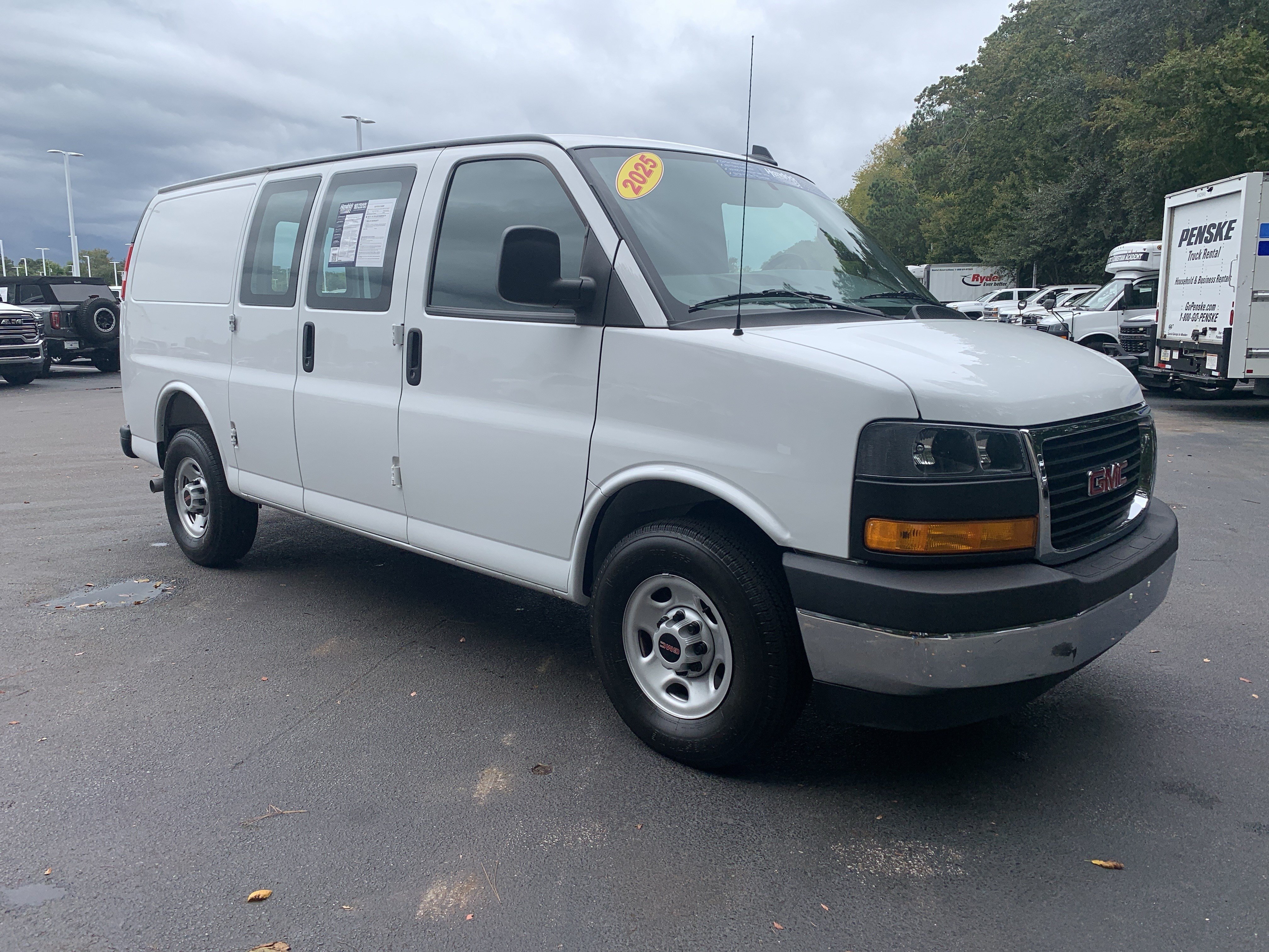 Used 2025 GMC Savana 2500 w/ Driver Convenience Package RWD image 2