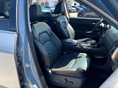 Used 2024 Nissan Pathfinder Platinum AWD/4WD image 30