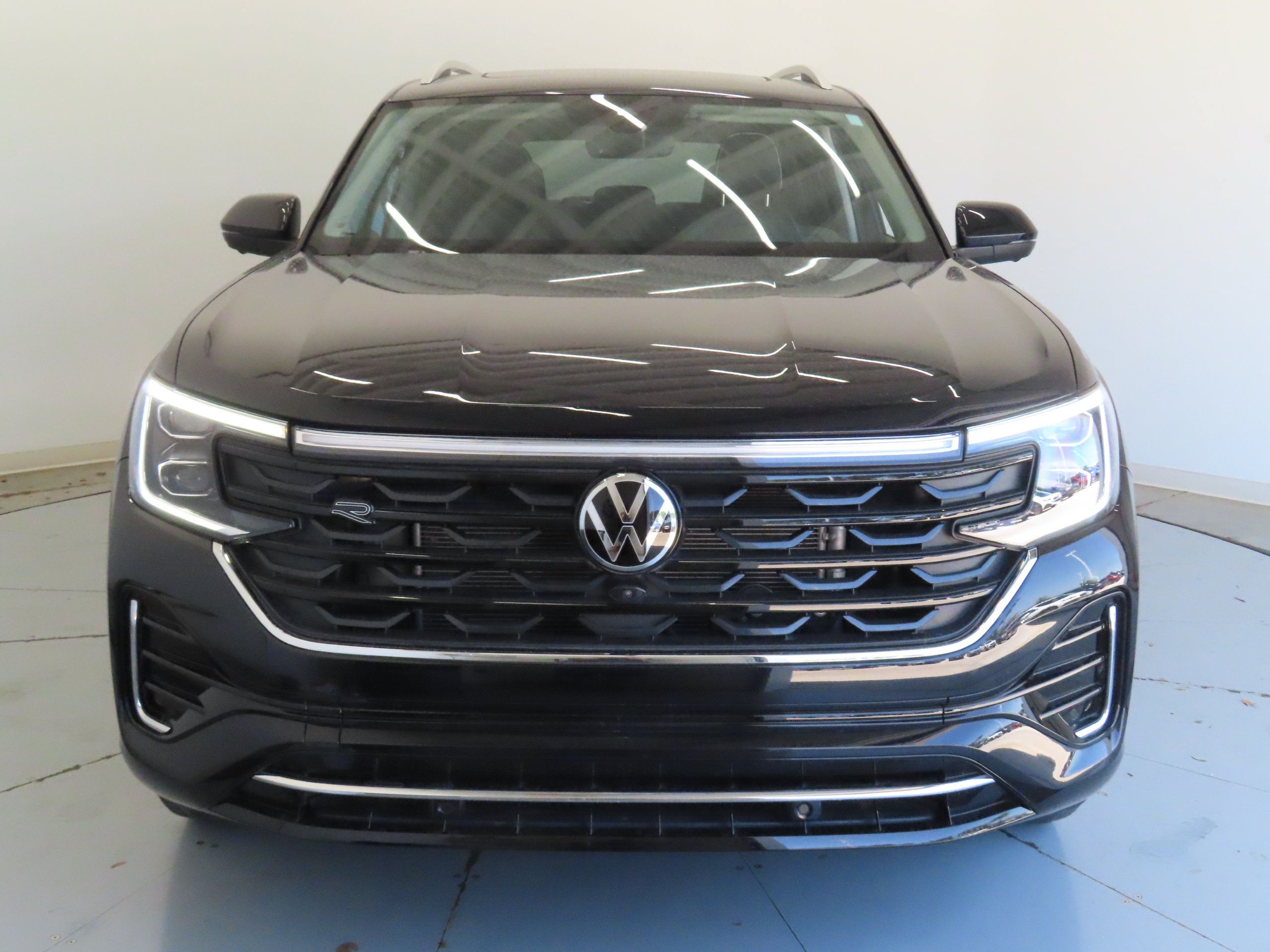 New 2025 Volkswagen Atlas SEL Premium R-Line AWD/4WD image 9