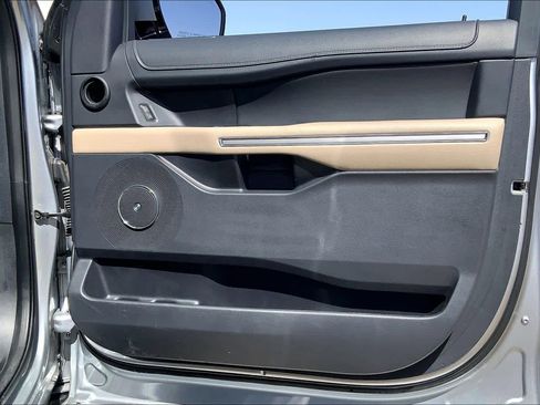 Used 2024 Ford Expedition Max Limited image 22