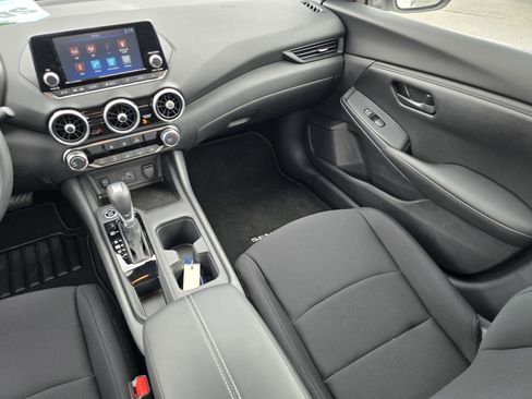 Used 2025 Nissan Sentra S image 10