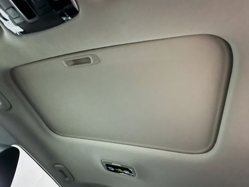 Used 2025 Kia Seltos SX w/ SX Sunroof Package image 27