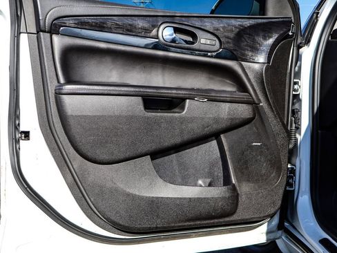 Used 2017 Buick Enclave Premium image 36