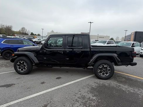 New 2026 Jeep Gladiator Sport AWD/4WD image 4