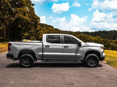 Used 2025 Chevrolet Silverado 1500 Custom Trail Boss AWD/4WD image 4