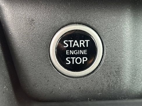Used 2023 Nissan Rogue SV w/ SV Premium B Package FWD image 16