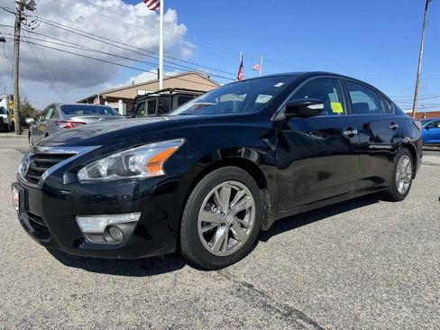Used 2015 Nissan Altima 2.5 SL w/ Technology Package FWD image 3