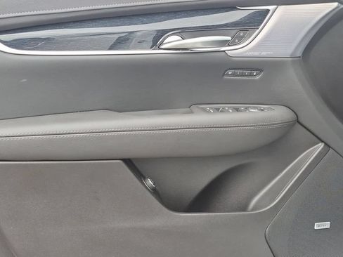 Used 2026 Cadillac XT5 Premium Luxury w/ LPO, ONYX Package FWD image 15