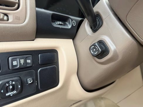Used 2001 Lexus LX 470 4WD image 33