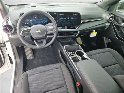 New 2026 Chevrolet Equinox LT image 16