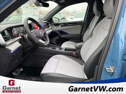 New 2026 Volkswagen Tiguan SE R-Line image 9