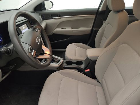 Used 2020 Hyundai Elantra SE image 17