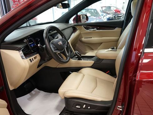 Used 2017 Cadillac XT5 Luxury w/ Driver Awareness Package AWD/4WD image 26