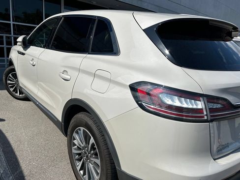 Used 2022 Lincoln Nautilus AWD w/ Premium Package image 2