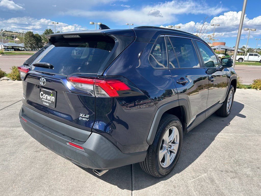 Used 2025 Toyota RAV4 XLE w/ Convenience Package AWD/4WD image 9