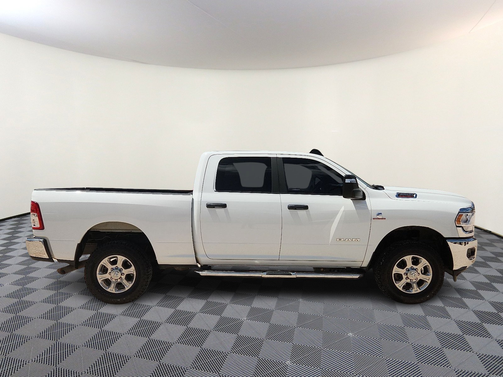 Used 2024 RAM 2500 Big Horn AWD/4WD image 5