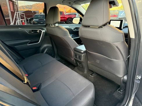 Used 2025 Toyota RAV4 LE AWD/4WD image 17