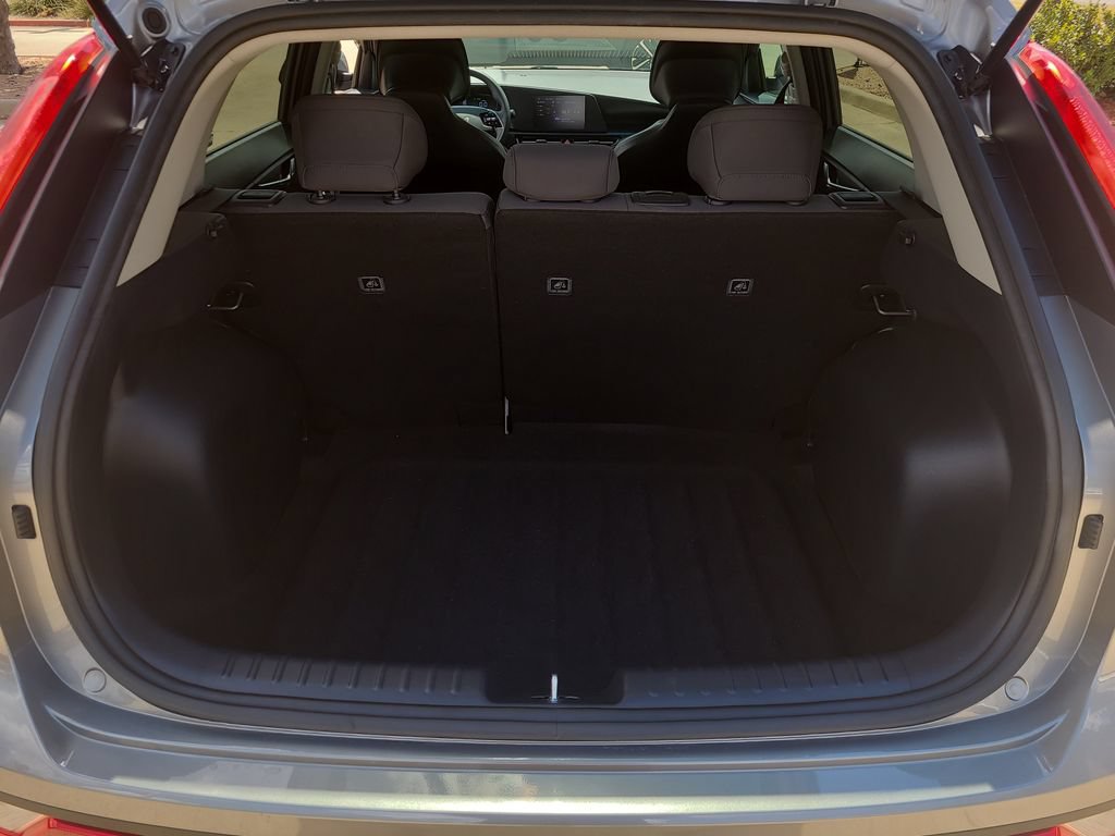 Used 2025 Kia Niro LX FWD image 7