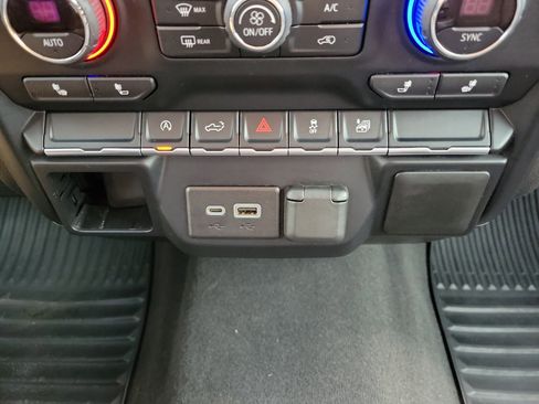 Used 2020 Chevrolet Silverado 1500 LT w/ All-Star Edition image 34