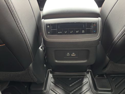 Used 2024 Nissan Pathfinder Rock Creek AWD/4WD image 13