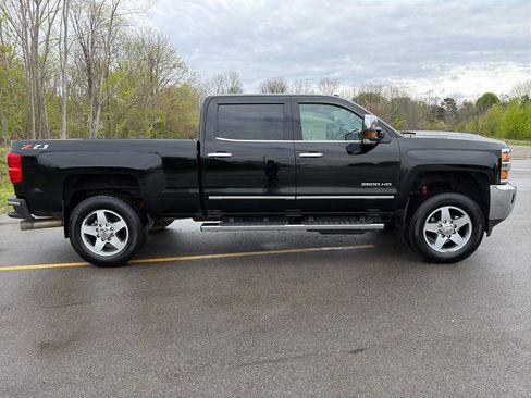 Used 2019 Chevrolet Silverado 2500 LTZ w/ Duramax Plus Package AWD/4WD image 5