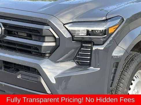 Used 2025 Toyota Tacoma SR AWD/4WD image 10