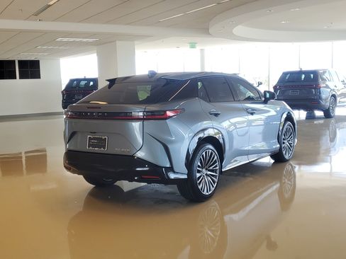 Certified 2023 Lexus RZ 450e Premium w/ Accessory Package (2T) AWD/4WD image 10