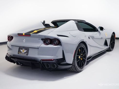 Used 2022 Ferrari 812 GTS RWD image 6
