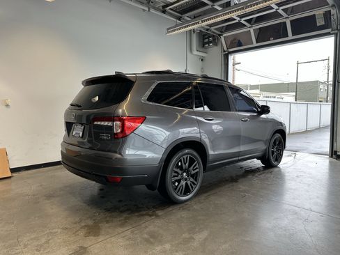 Used 2021 Honda Pilot Special Edition image 3