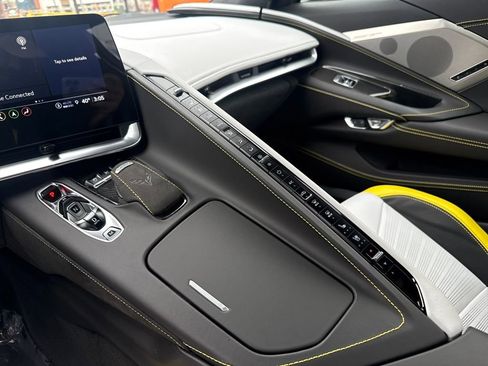 Used 2021 Chevrolet Corvette Stingray Premium Conv w/ Z51 Performance Package image 23