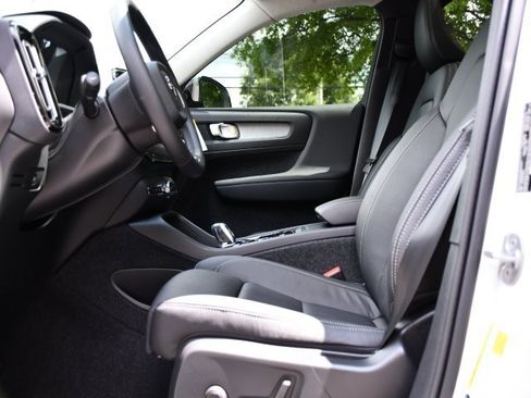 New 2025 Volvo XC40 B5 Plus w/ Protection Package Premier image 12